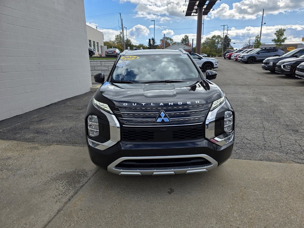 Used 2024 Mitsubishi Outlander SEL image 2