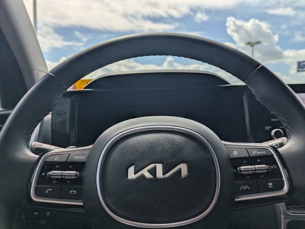 Used 2023 Kia Sorento SX image 34