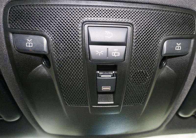 Used 2014 Mercedes-Benz CLA 250 CLA250 4MATIC image 32