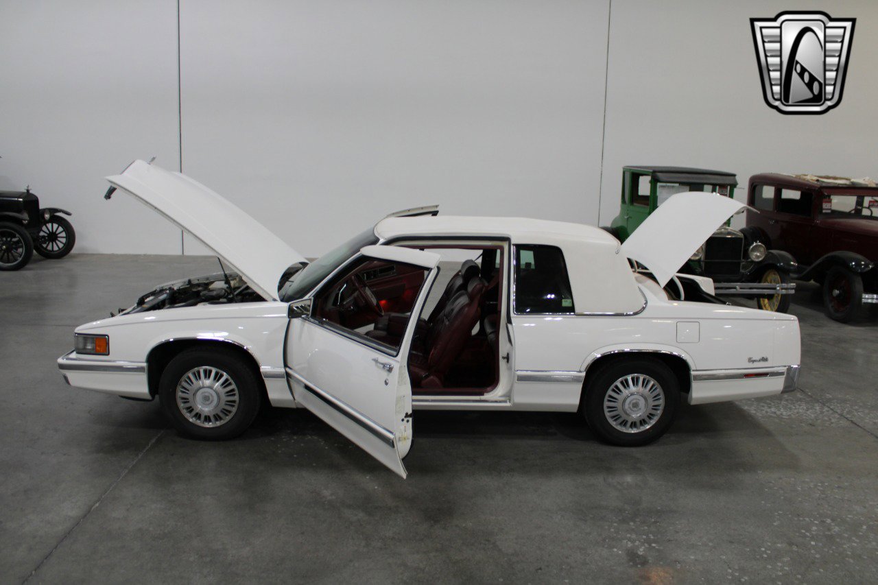 Used 1992 Cadillac De Ville Coupe image 7