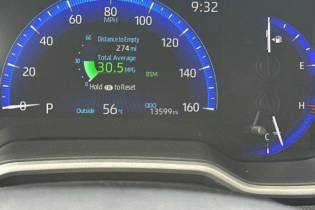 Certified 2020 Toyota Corolla XLE image 30