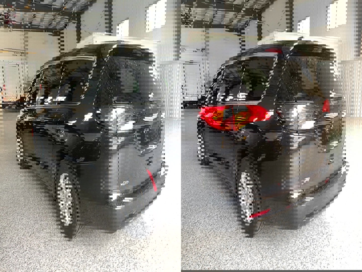 Used 2022 Chrysler Voyager LX image 16