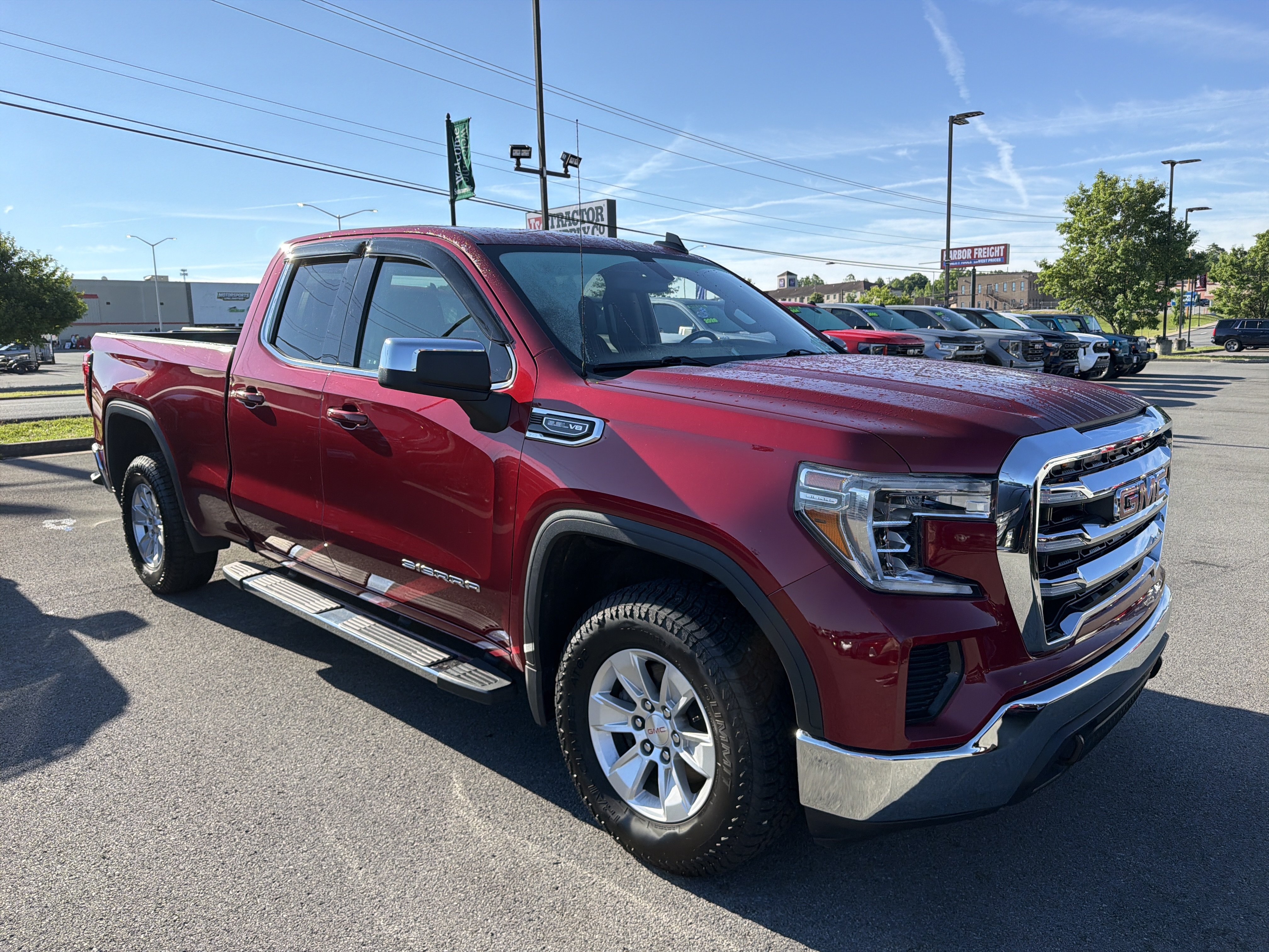 Used 2019 GMC Sierra 1500 SLE w/ SLE Value Package AWD/4WD image 3