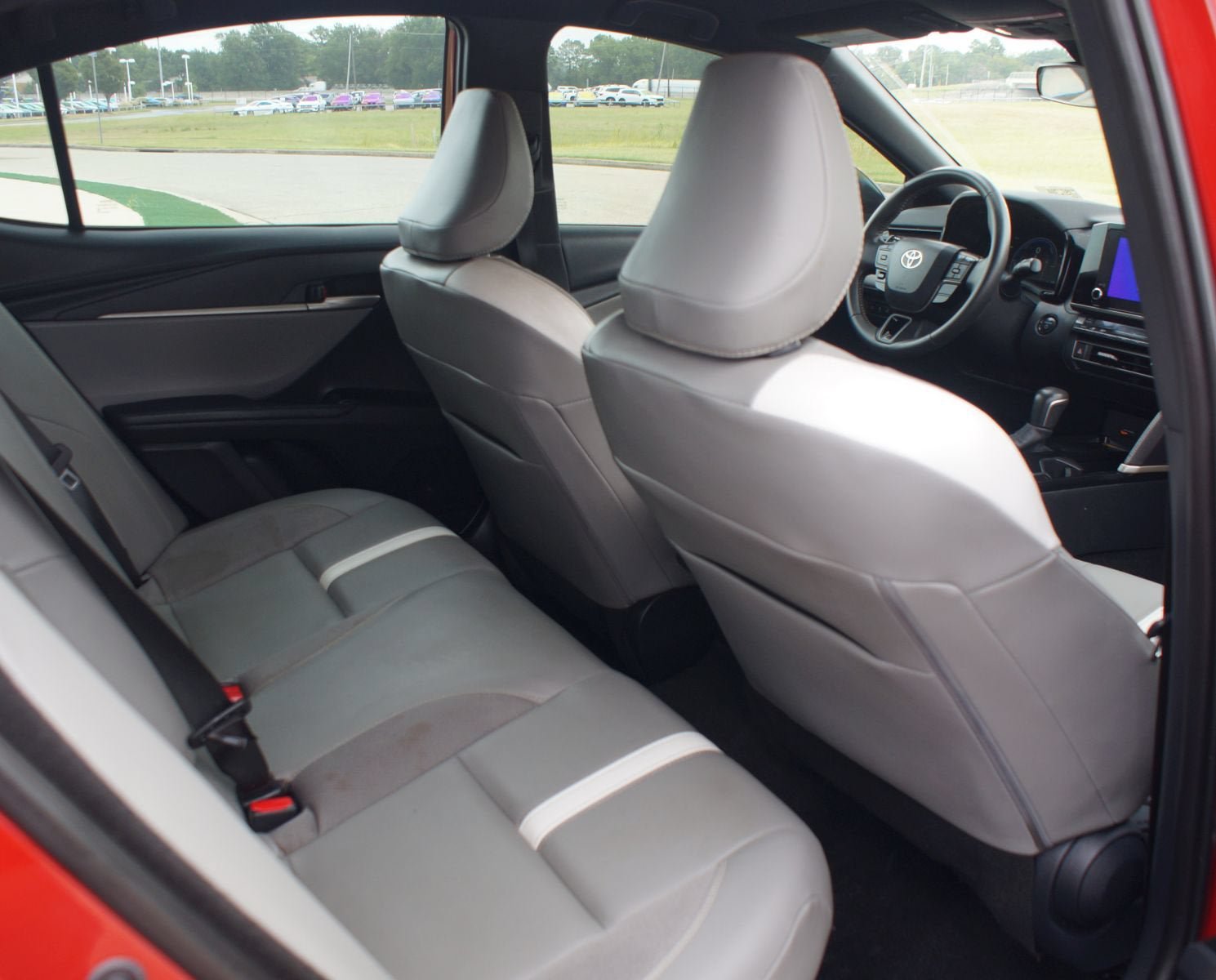 Used 2025 Toyota Camry SE FWD image 21