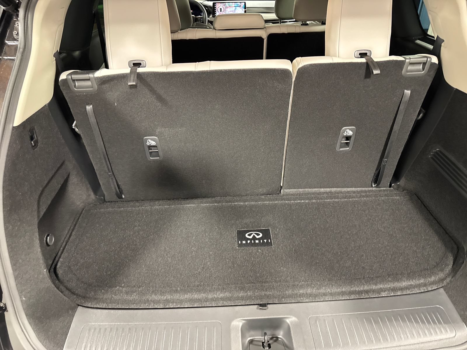 New 2027 INFINITI QX60 Luxe w/ Cargo Package AWD/4WD image 33