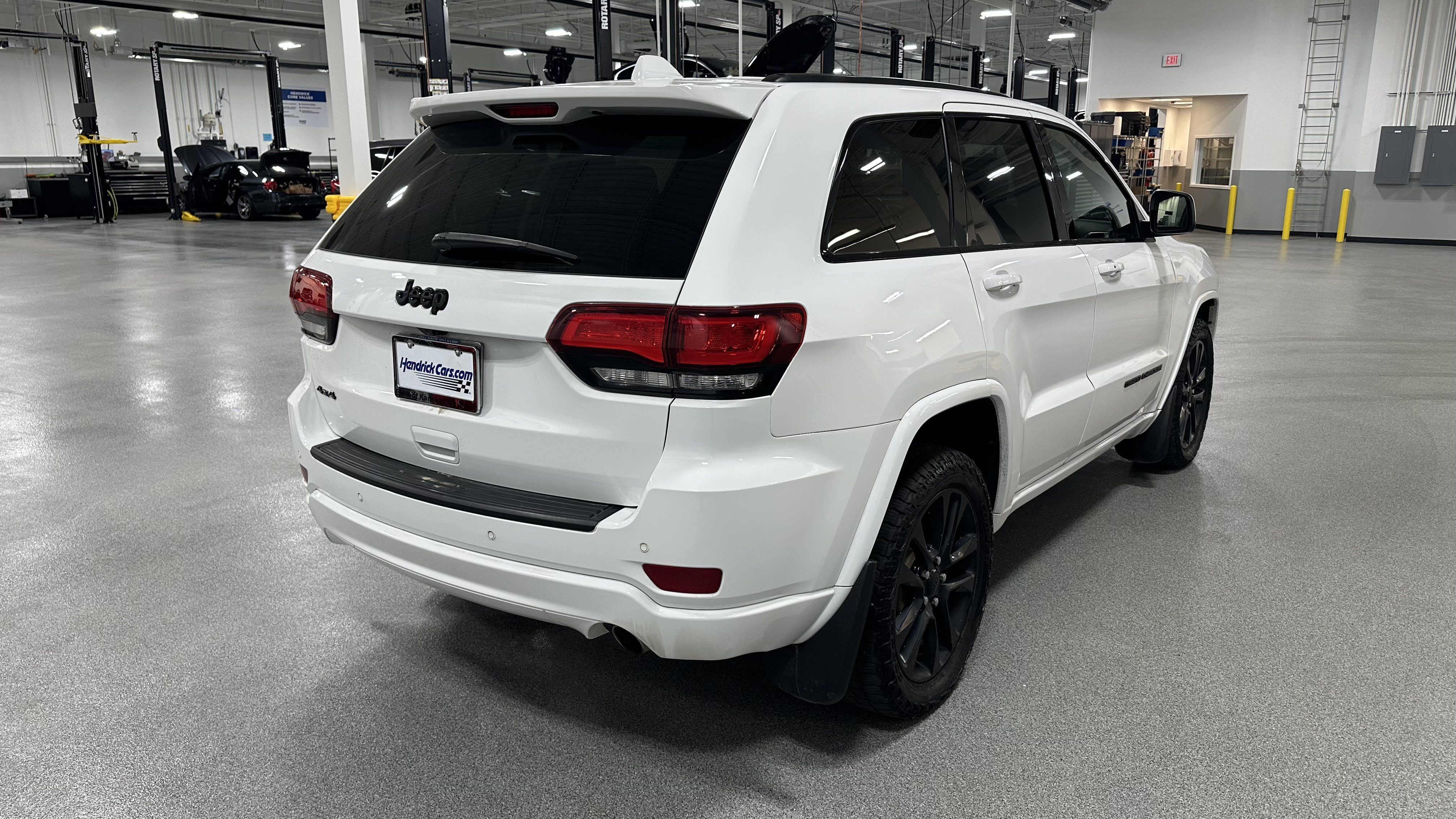 Used 2021 Jeep Grand Cherokee Laredo X AWD/4WD image 10