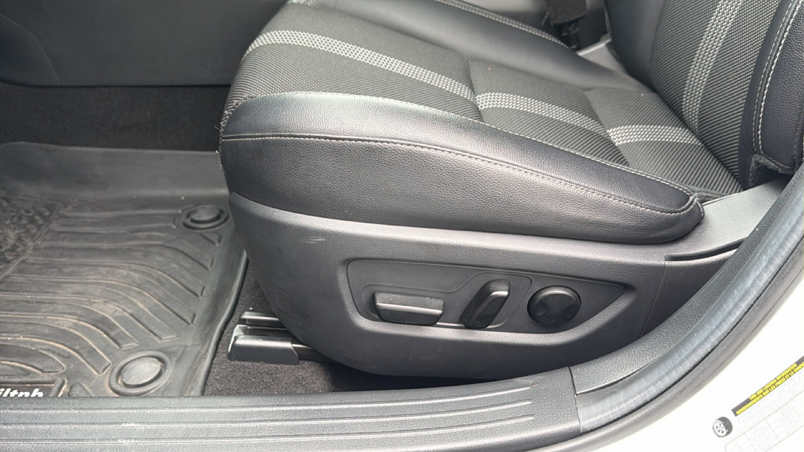Certified 2024 MAZDA CX-50 AWD 2.5 S w/ Cargo Package image 14