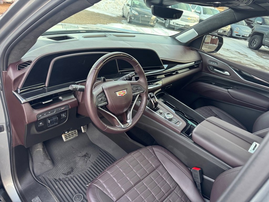 Used 2024 Cadillac Escalade V w/ LPO, ONYX Package image 18