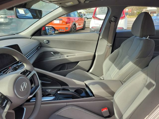 Used 2024 Hyundai Elantra SEL image 12