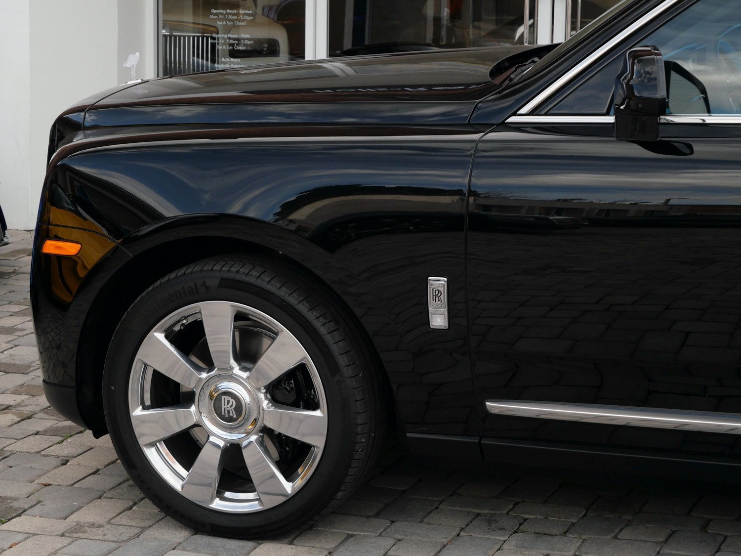 Used 2024 Rolls-Royce Cullinan image 13