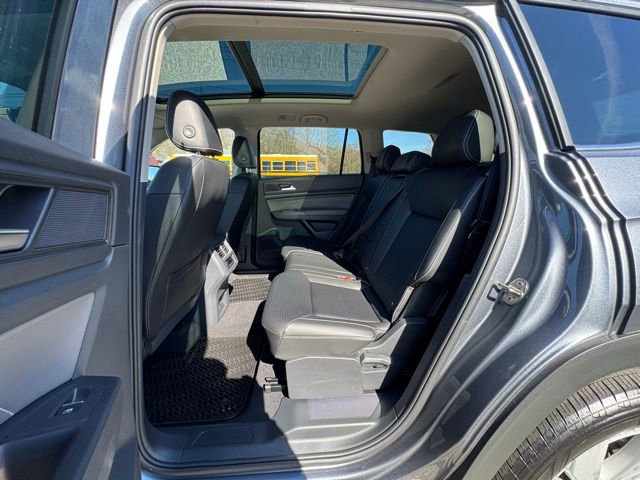 Used 2023 Volkswagen Atlas SE w/ Panoramic Sunroof Package image 9