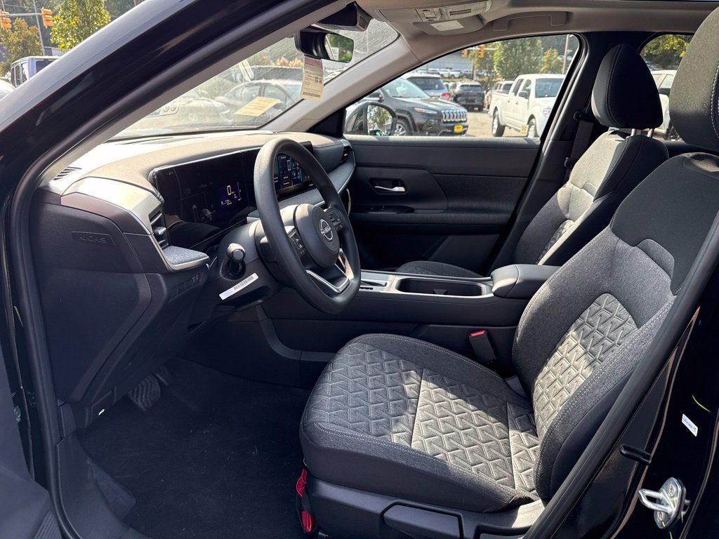 New 2026 Nissan Kicks SV w/ SV Premium Package AWD/4WD image 14