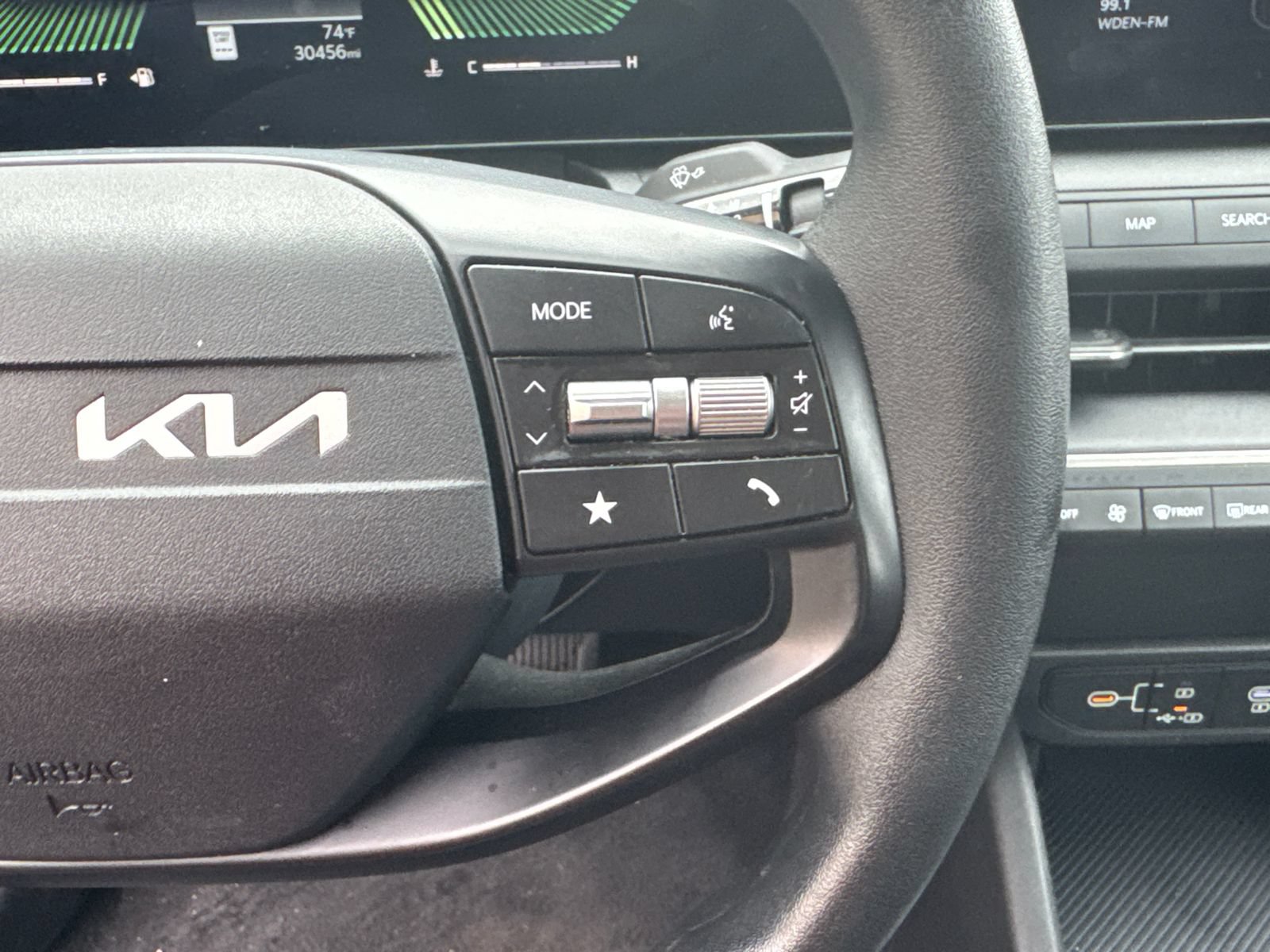 Used 2025 Kia K4 FWD image 26