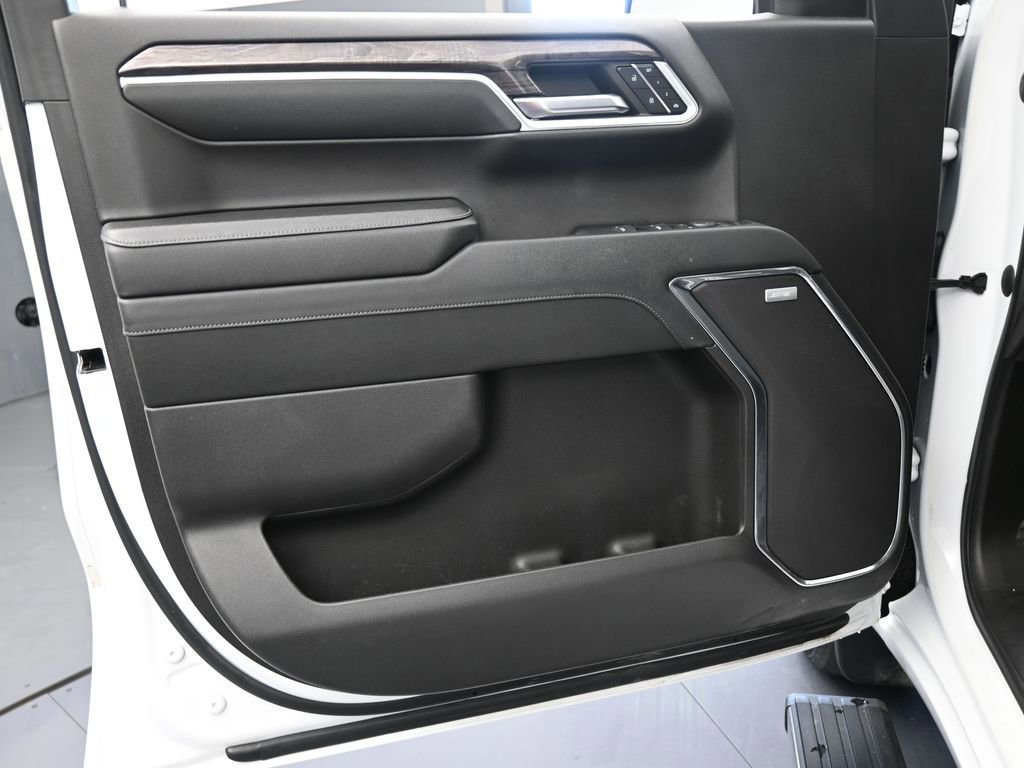 Used 2023 Chevrolet Silverado 1500 LTZ w/ LTZ Premium Package image 17