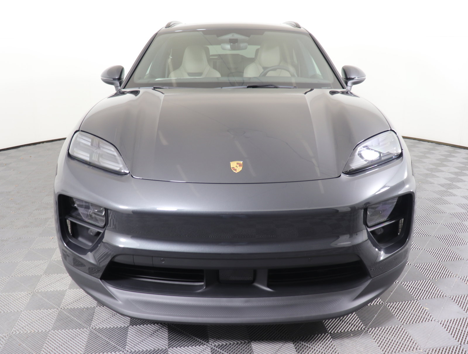 Used 2024 Porsche Macan 4 Electric image 11