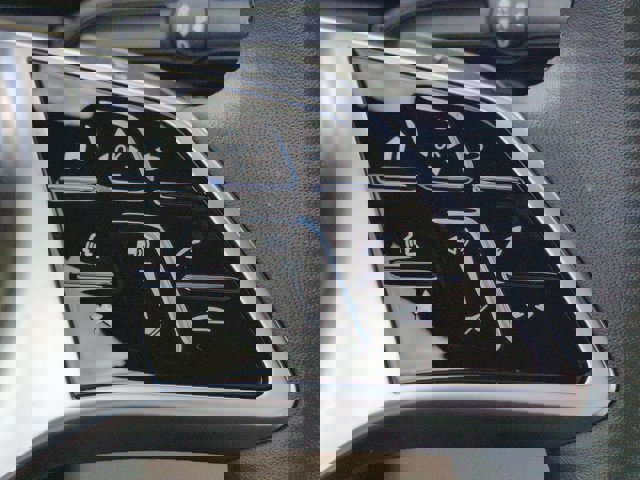 Used 2025 Mercedes-Benz GLA 250 image 27