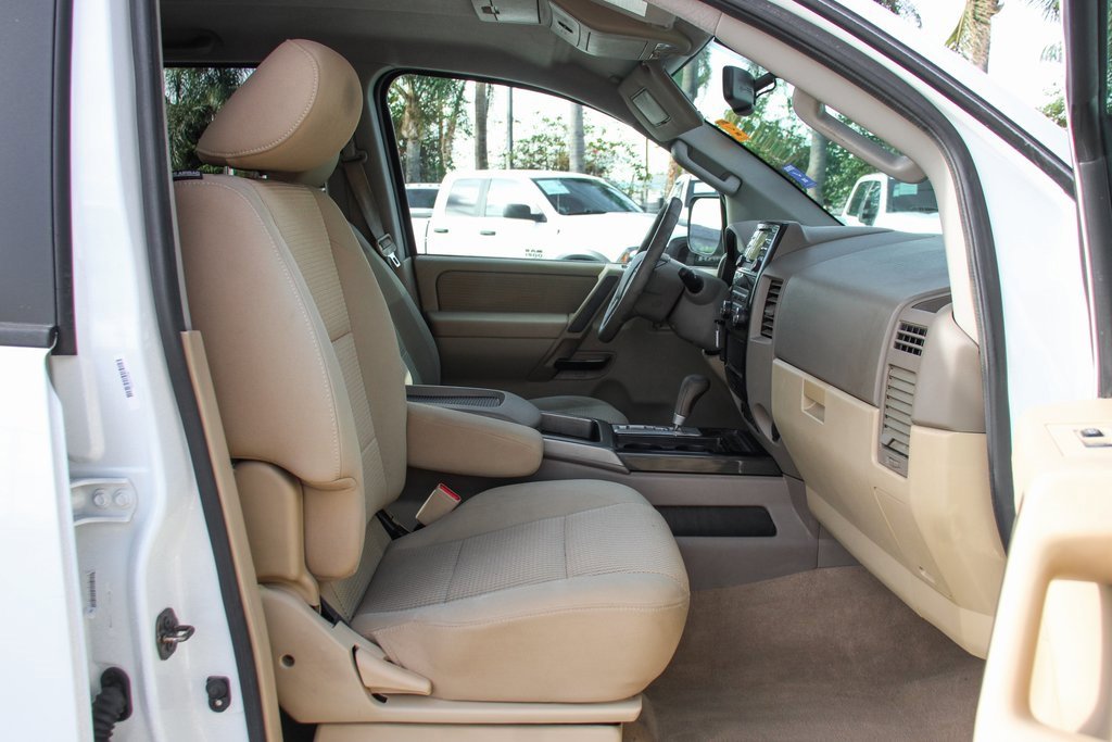 Used 2013 Nissan Titan SV w/ SV Value Truck Pkg image 35