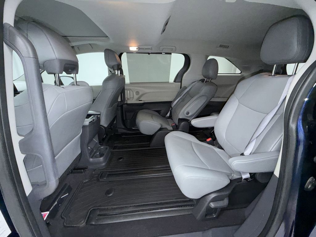 Used 2024 Toyota Sienna XLE w/ XLE Plus Package AWD/4WD image 13