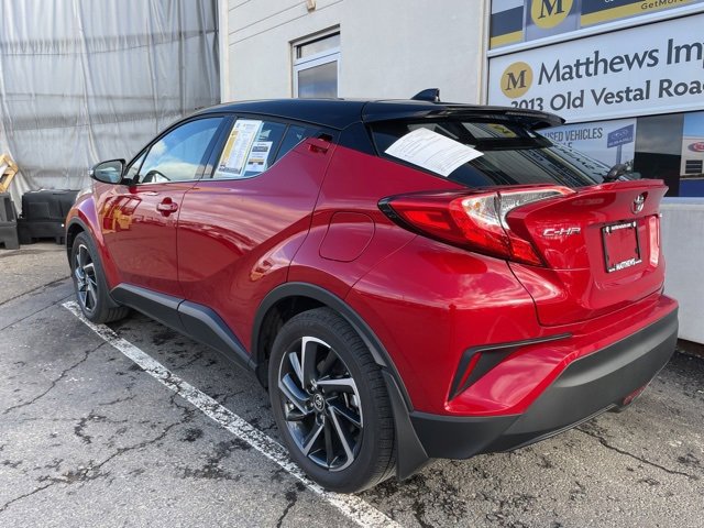 Used 2022 Toyota C-HR Limited video 3