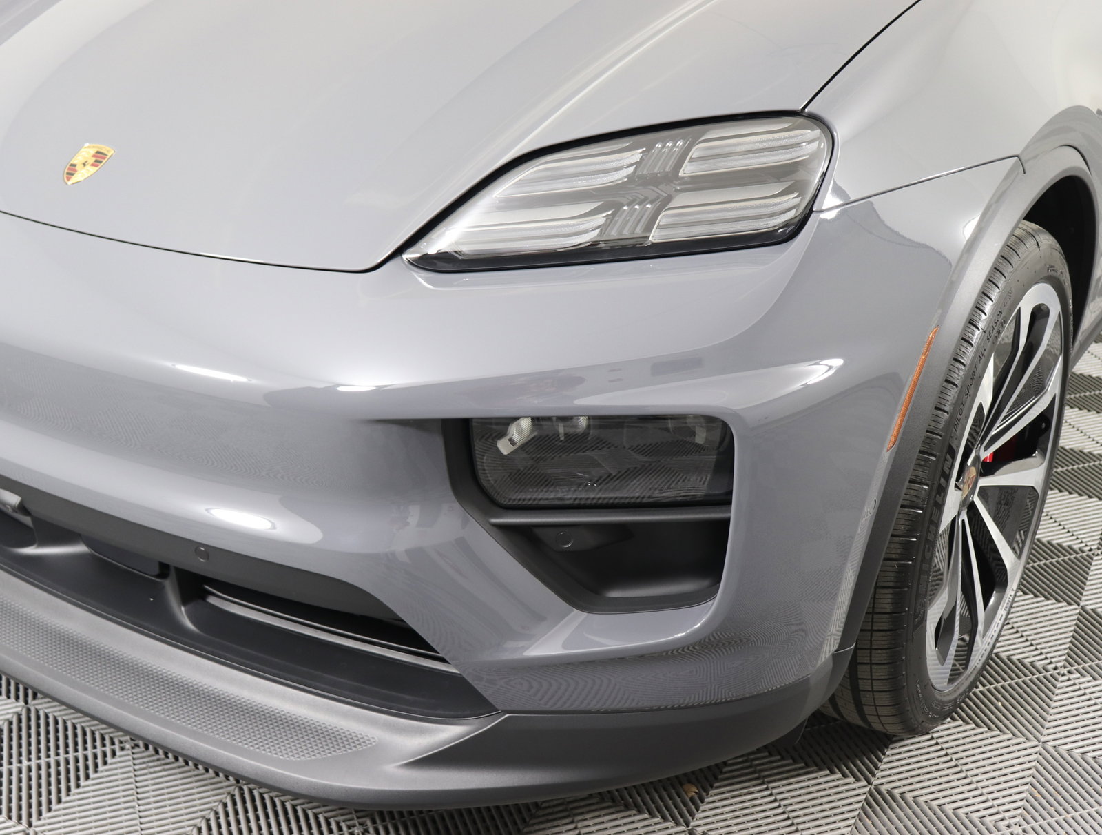 Used 2025 Porsche Macan 4S Electric image 14