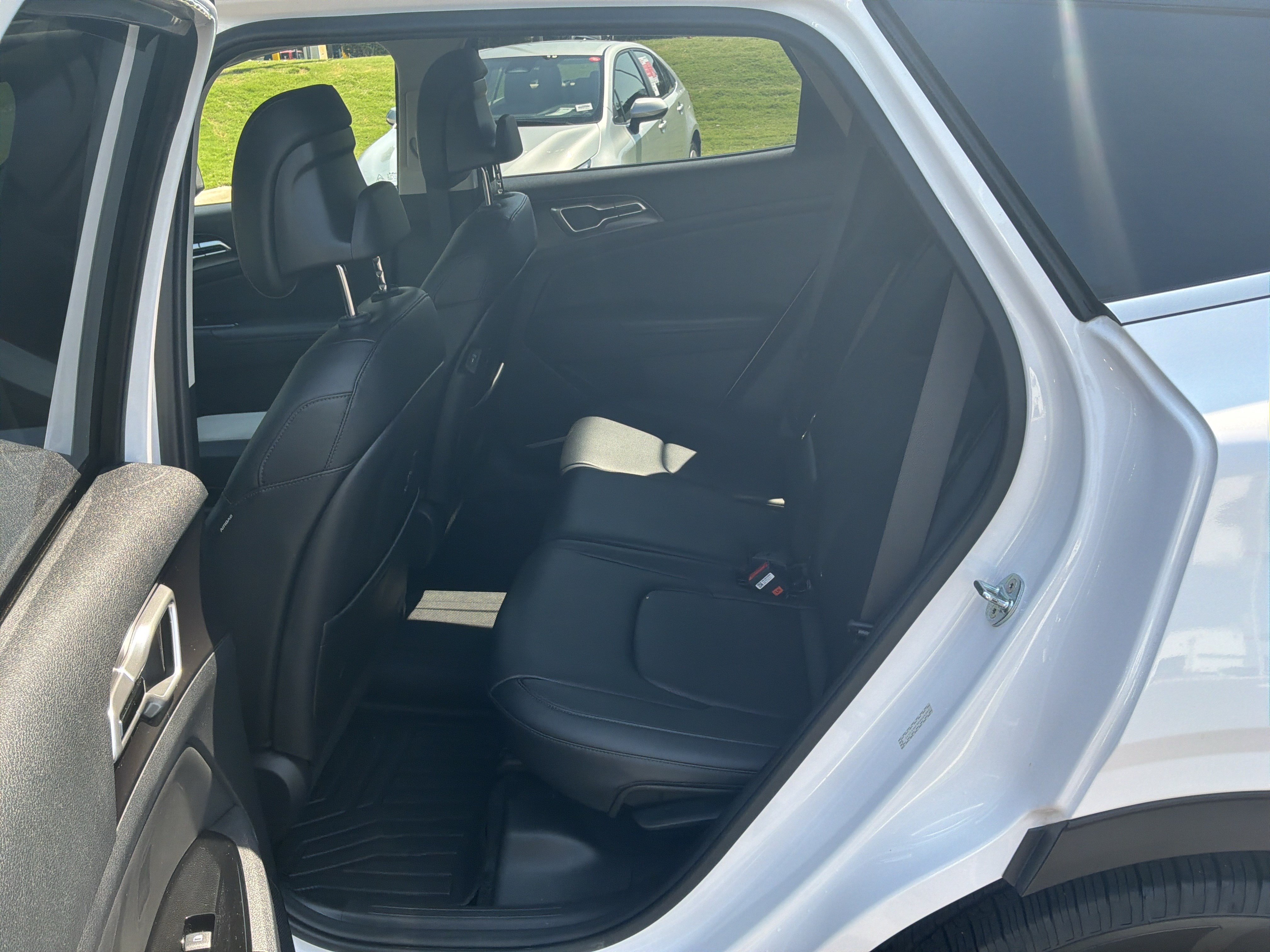 Used 2023 Kia Sportage EX FWD image 34