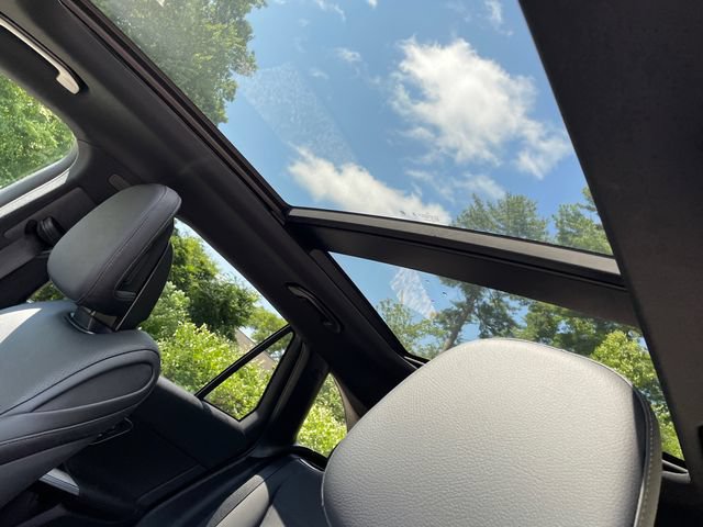 Used 2025 Mercedes-Benz GLC 300 4MATIC image 37