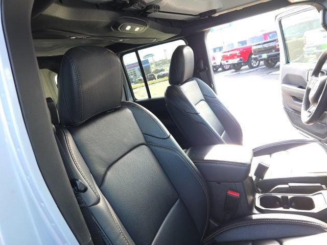 Used 2024 Jeep Wrangler Sahara w/ Technology Group image 40
