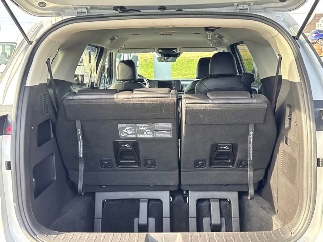 Used 2022 Kia Carnival LX image 11