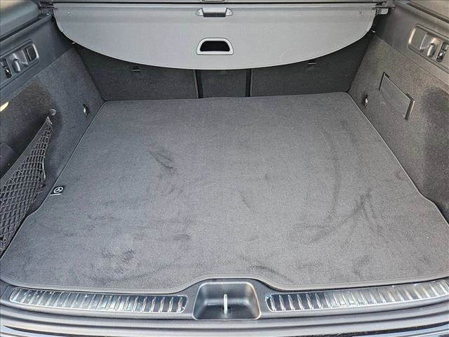 Used 2025 Mercedes-Benz GLC 300 image 6