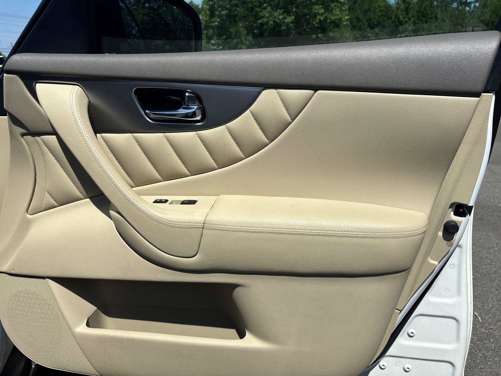 Used 2013 INFINITI FX37 AWD w/ Premium Pkg image 39