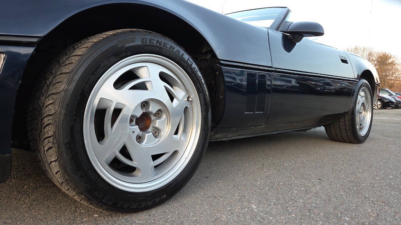 Used 1989 Chevrolet Corvette Convertible RWD image 9