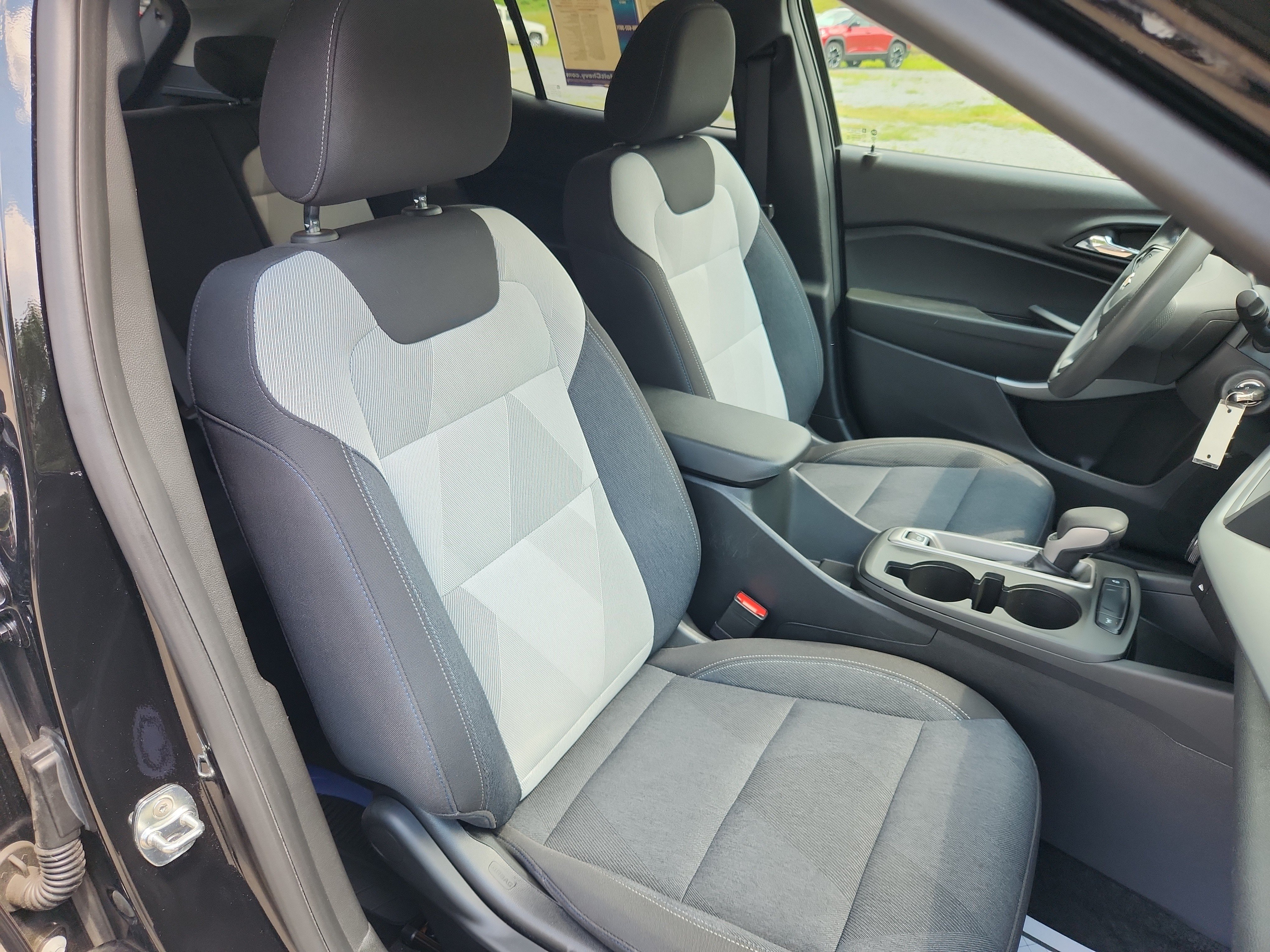 Used 2024 Chevrolet Trax LS w/ Driver Confidence Package FWD image 43