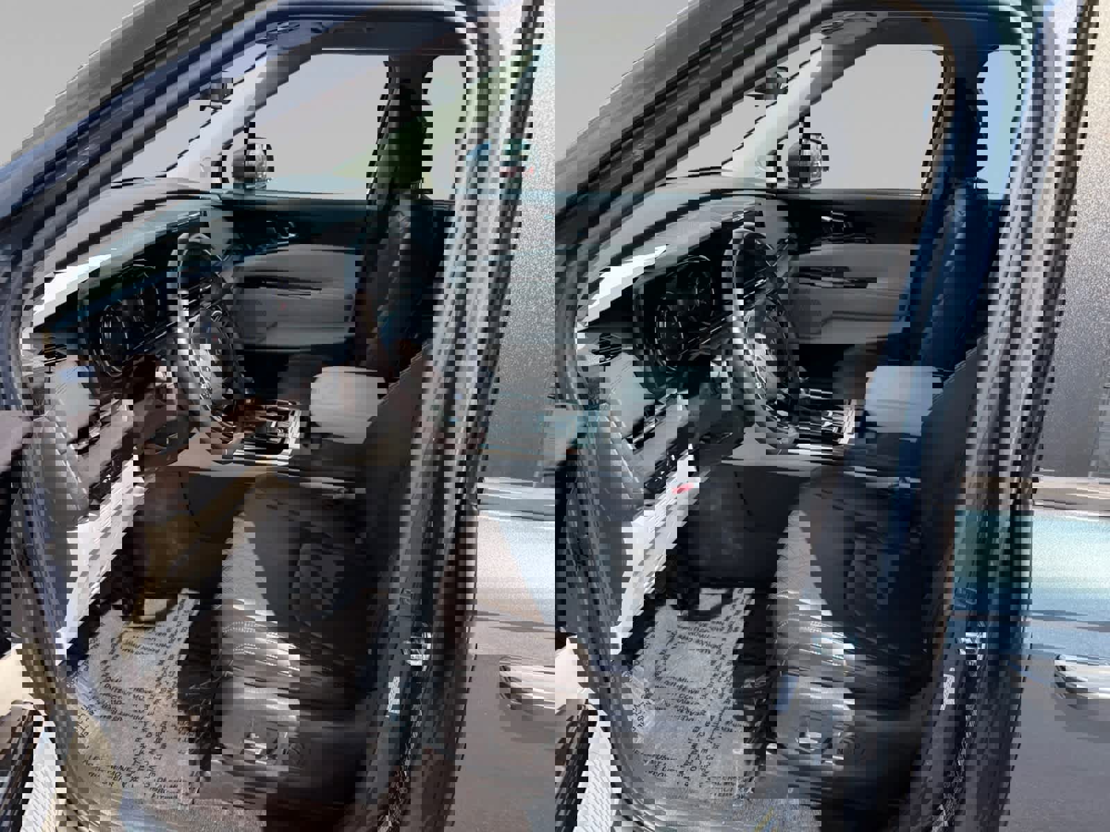 Used 2024 Kia Carnival EX image 11