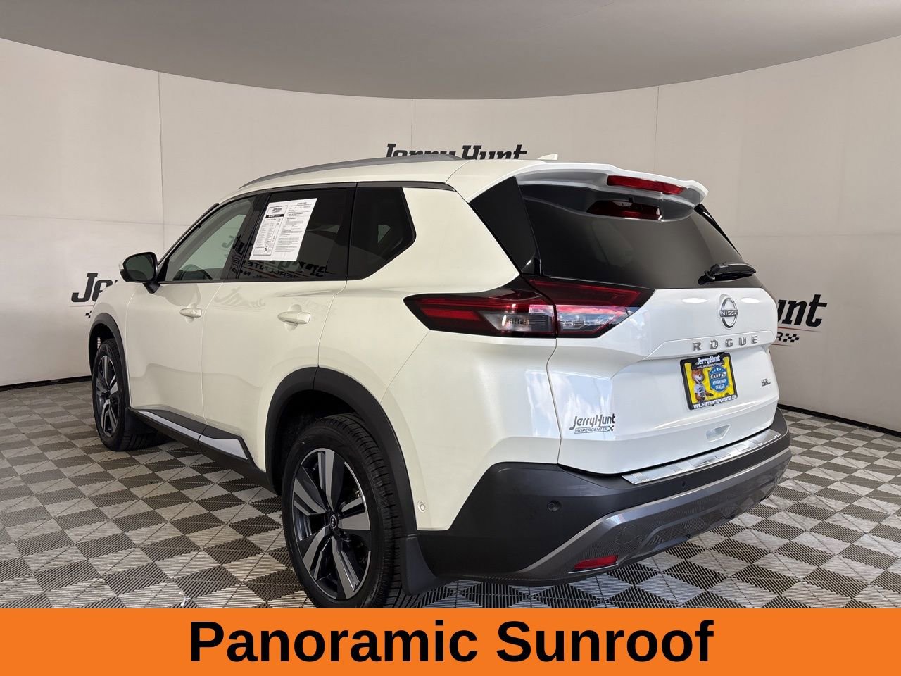 Used 2023 Nissan Rogue SL w/ SL Premium Package image 7