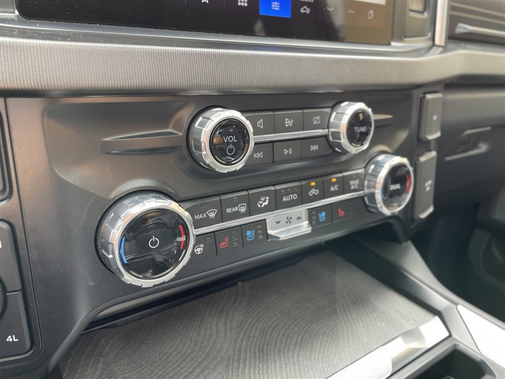 Used 2023 Ford F450 Platinum w/ FX4 Off-Road Package image 38