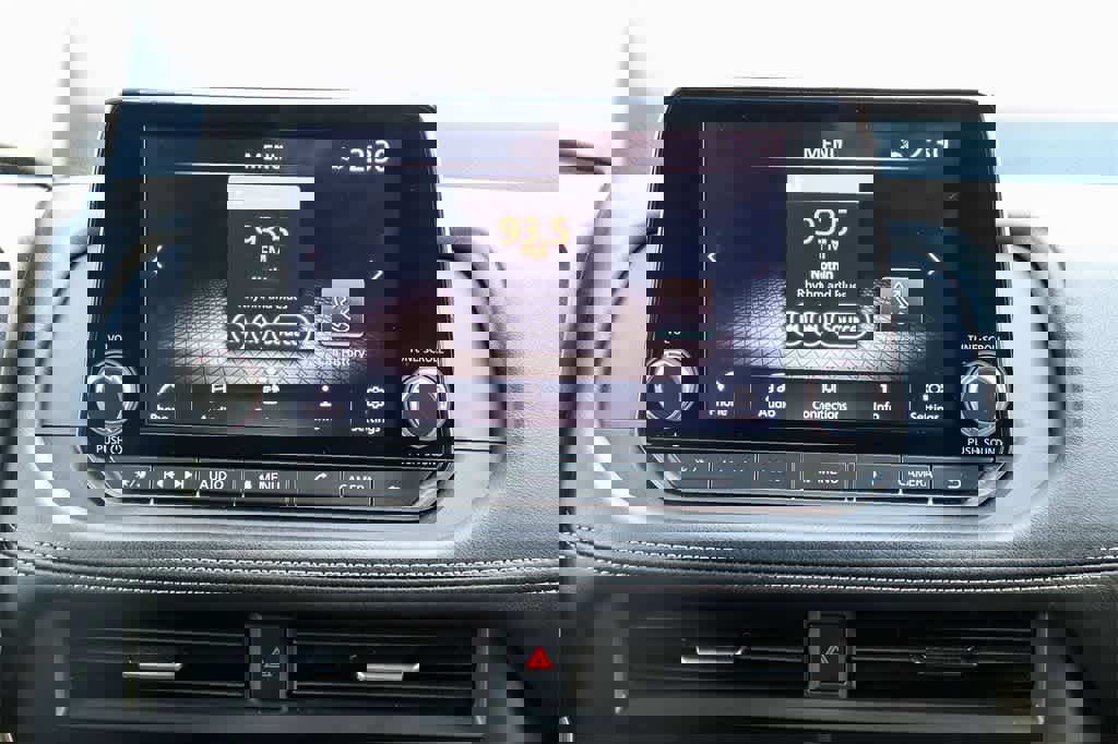 Used 2024 Nissan Rogue SV image 15