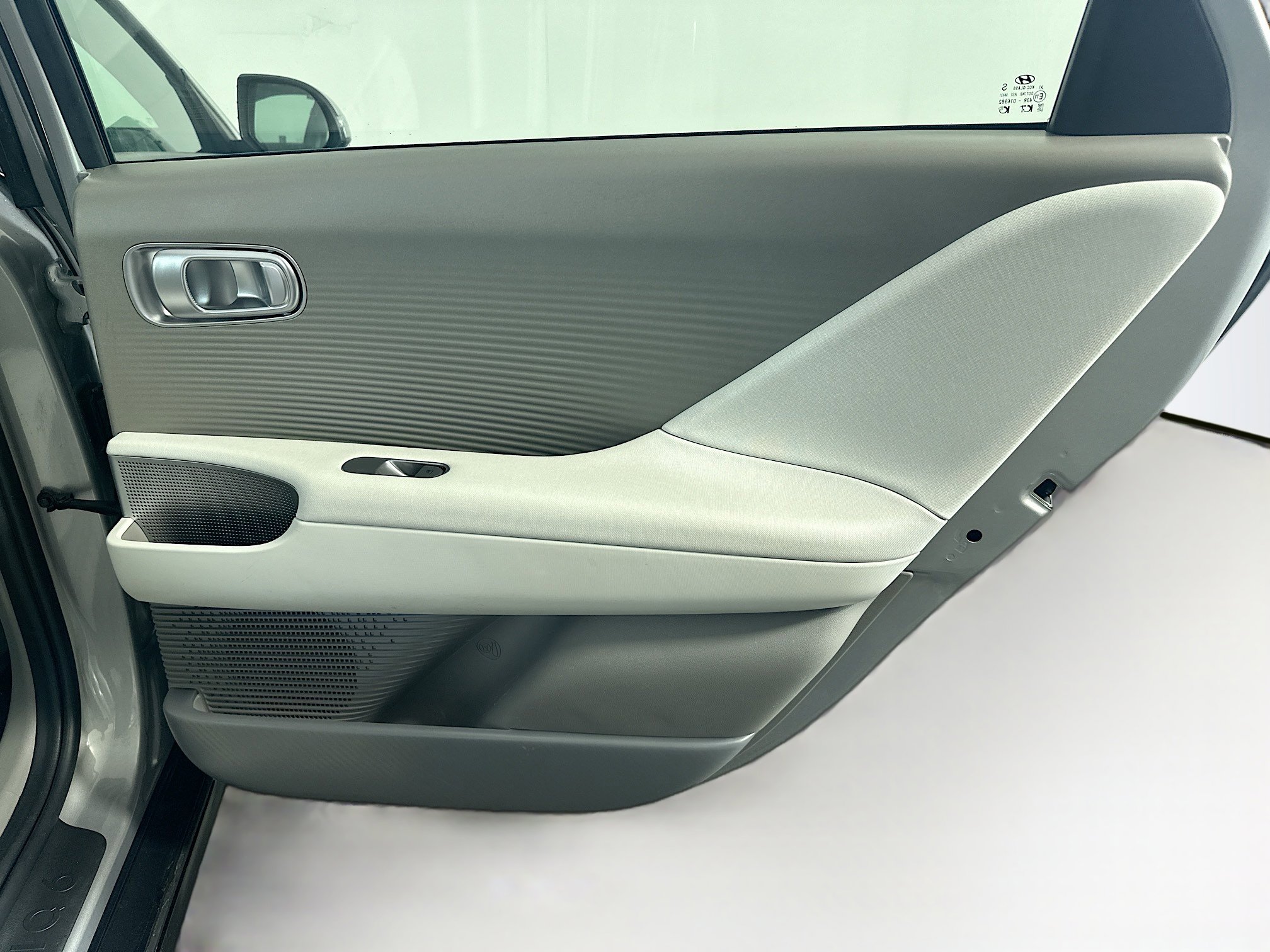 Used 2024 Hyundai Ioniq 6 SEL RWD image 32