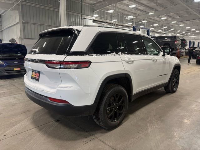 New 2026 Jeep Grand Cherokee Laredo image 3