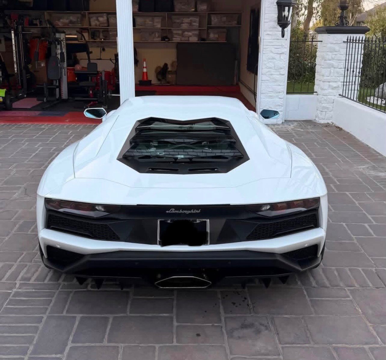 Used 2018 Lamborghini Aventador S image 7