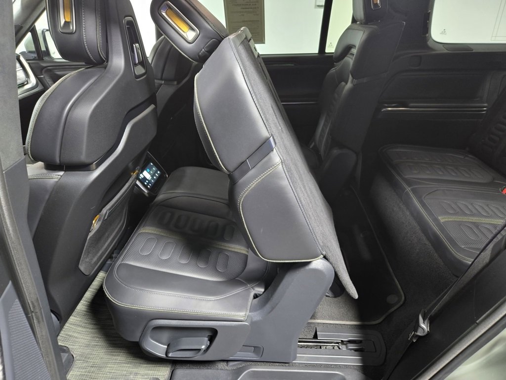 Used 2022 Rivian R1S Launch Edition image 35