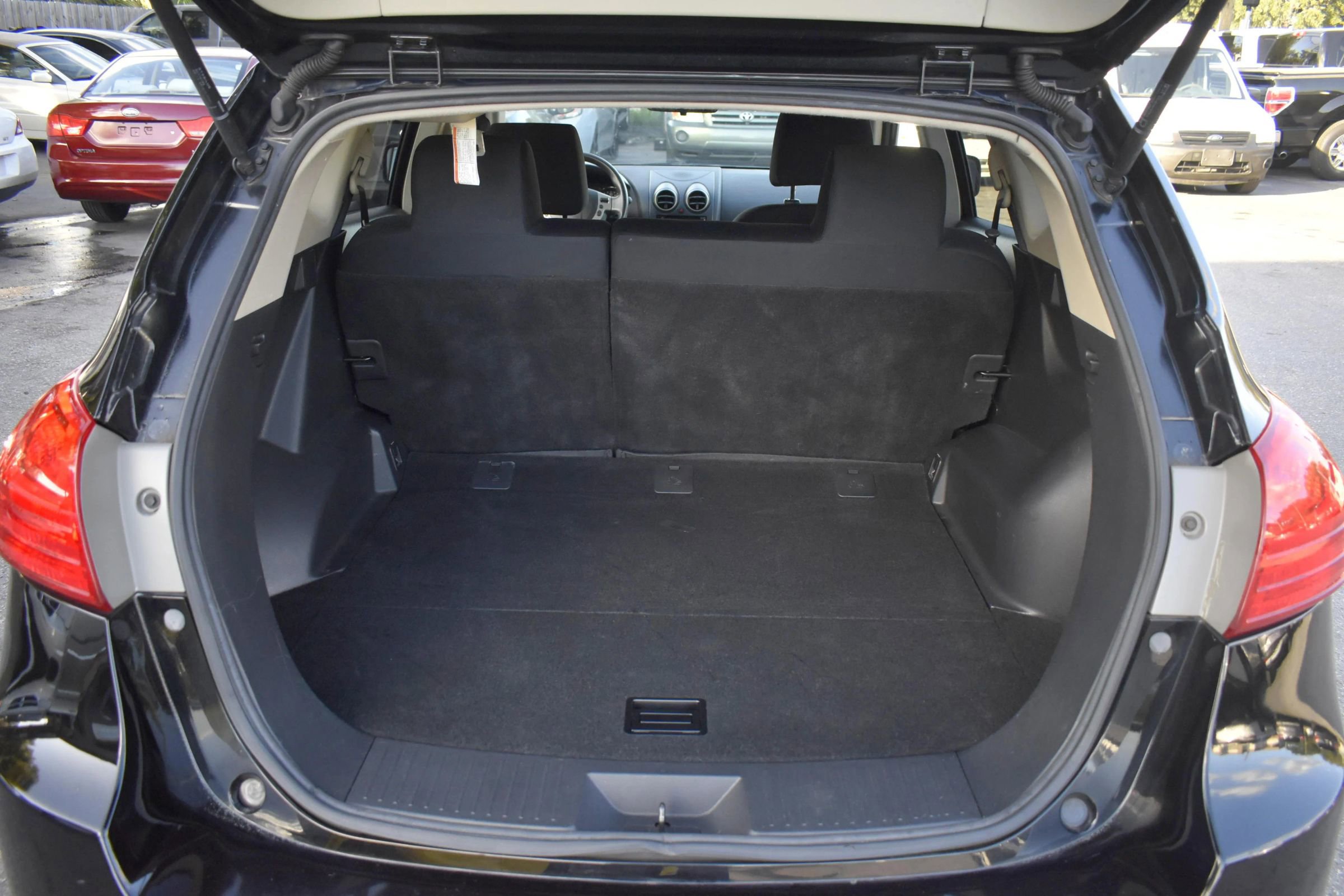 Used 2011 Nissan Rogue S Krom Edition image 22
