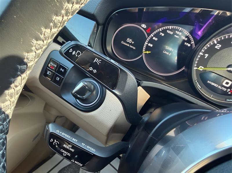 Used 2019 Porsche Cayenne E-Hybrid image 50