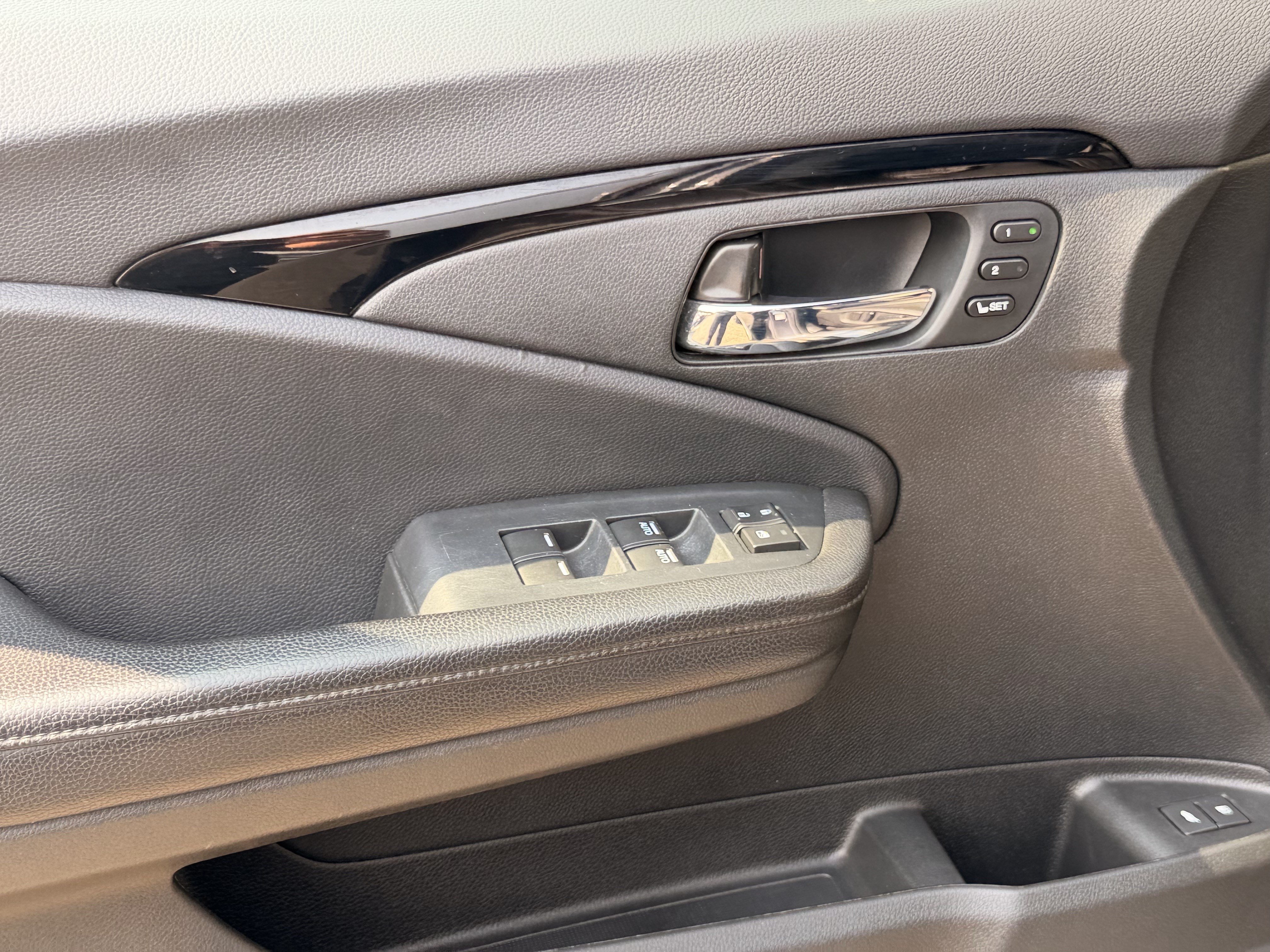 Used 2021 Honda Pilot Touring image 13