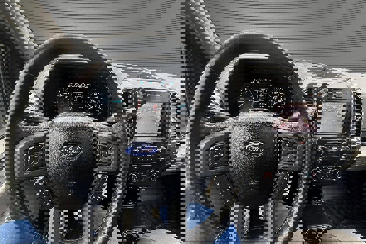 Used 2018 Ford F150 XLT w/ Equipment Group 302A Luxury image 9