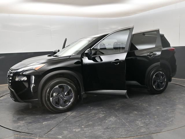 Certified 2025 Nissan Rogue SV FWD image 33
