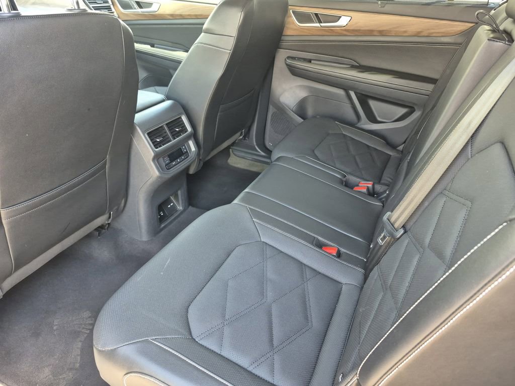 Used 2024 Volkswagen Atlas SE image 12