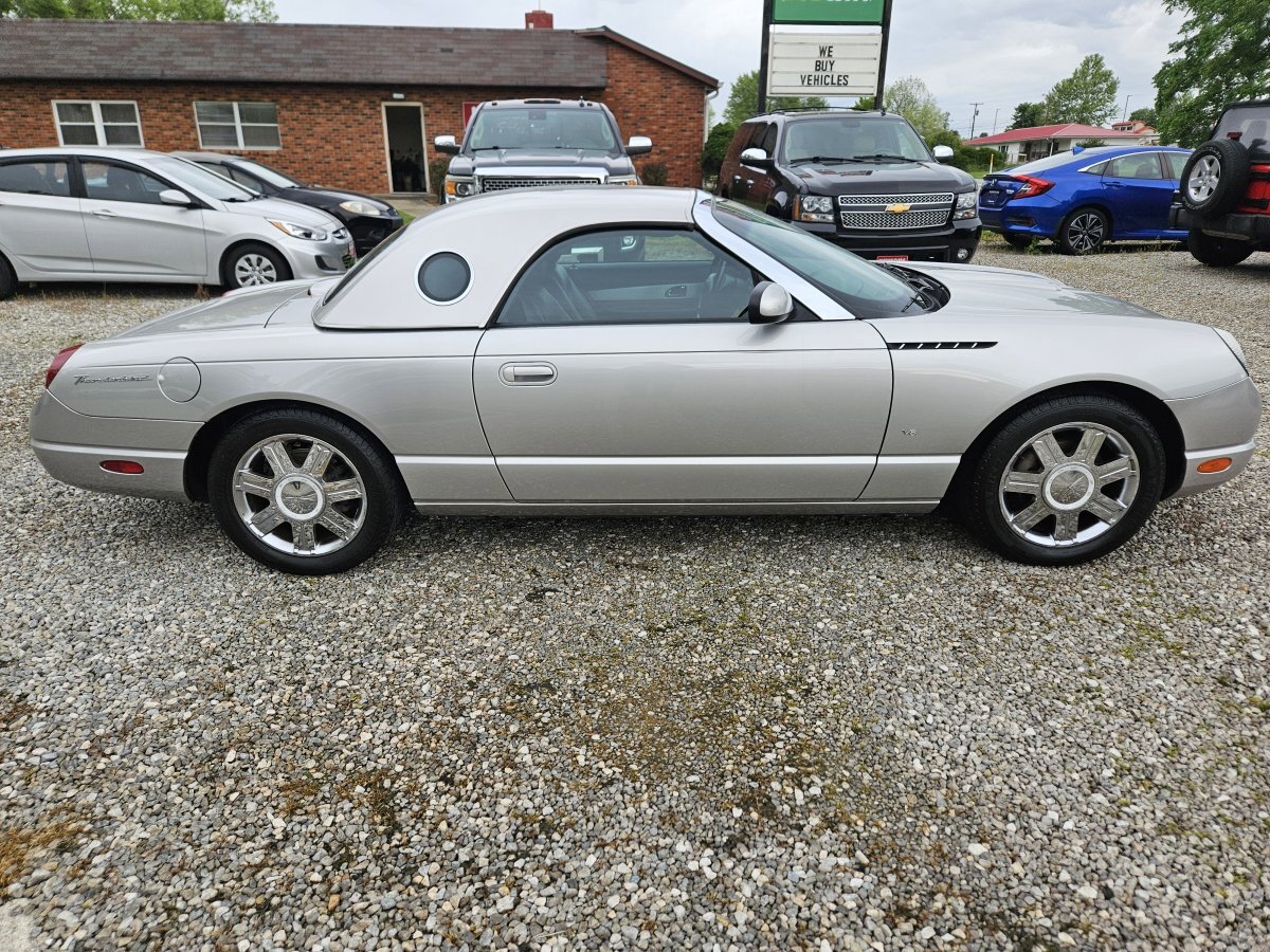 Used 2004 Ford Thunderbird image 2