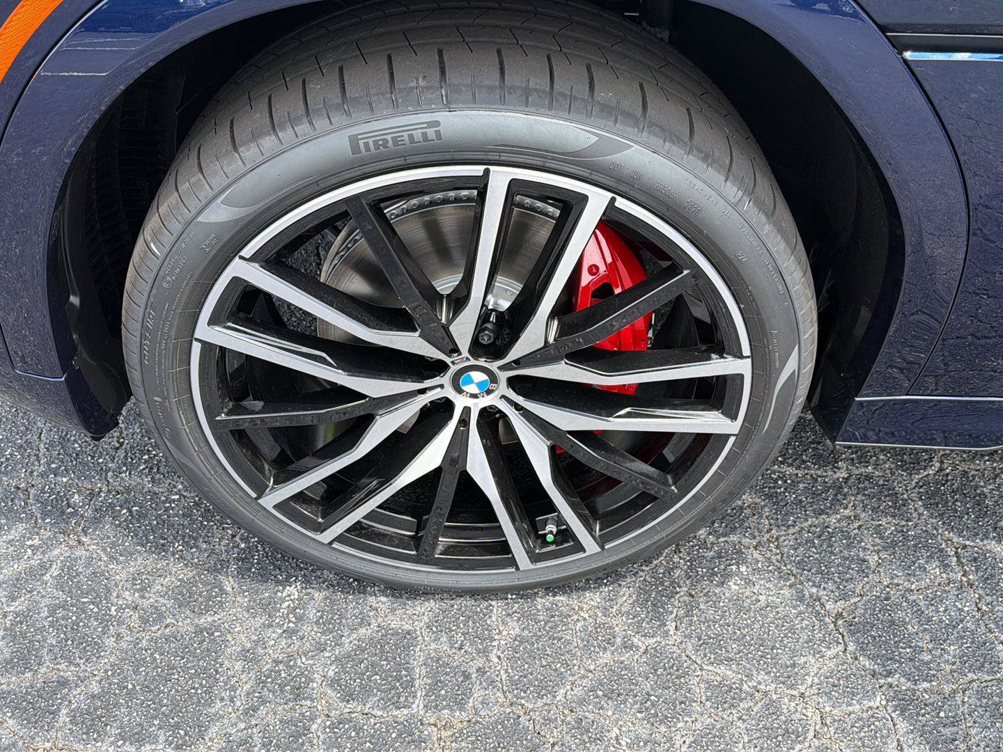 New 2027 BMW X6 xDrive40i w/ Executive Package AWD/4WD image 37
