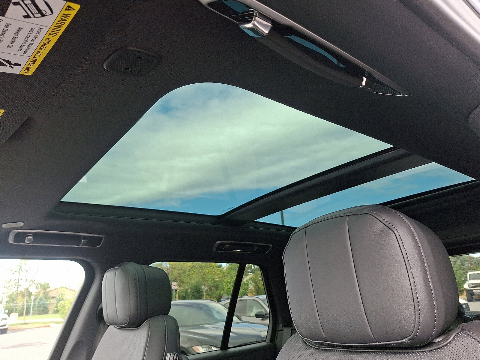 New 2025 Land Rover Range Rover SE AWD/4WD image 14