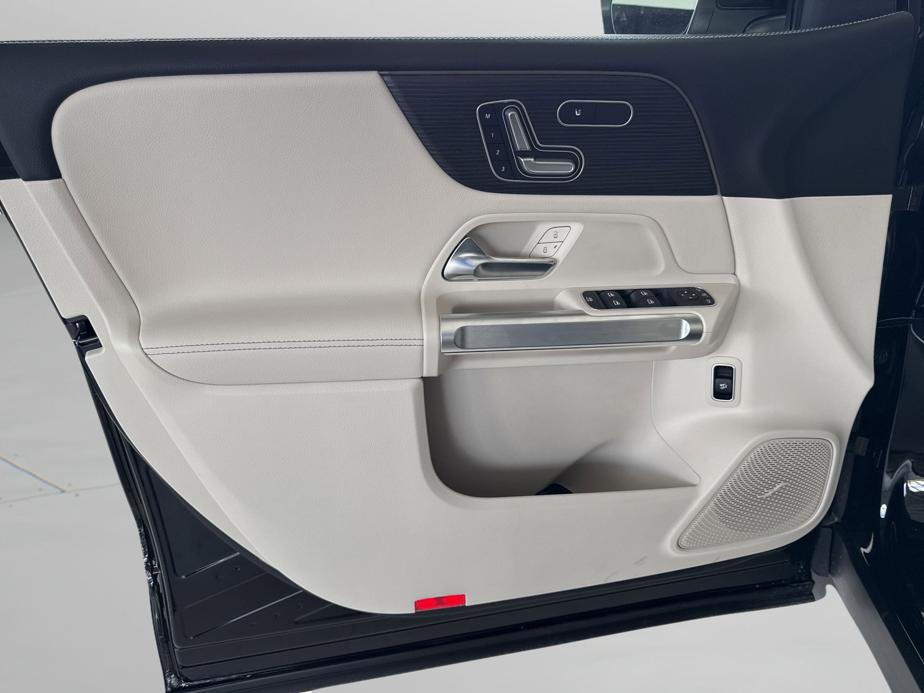 New 2026 Mercedes-Benz GLB 250 image 15